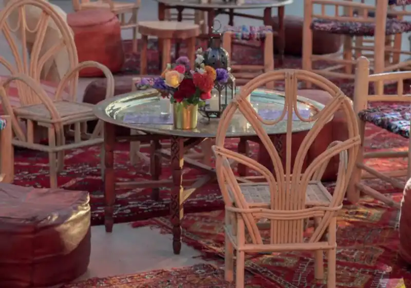 Chaise Emmanuelle petit modèle — photo